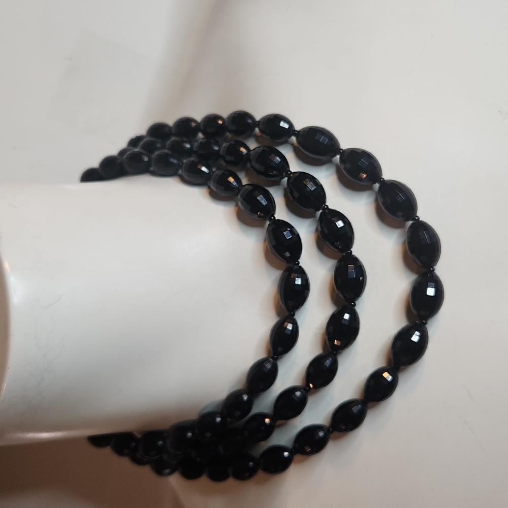 Vintage | Black Oval Faceted 3 Strand Neclace Hook Clouser Adjustable